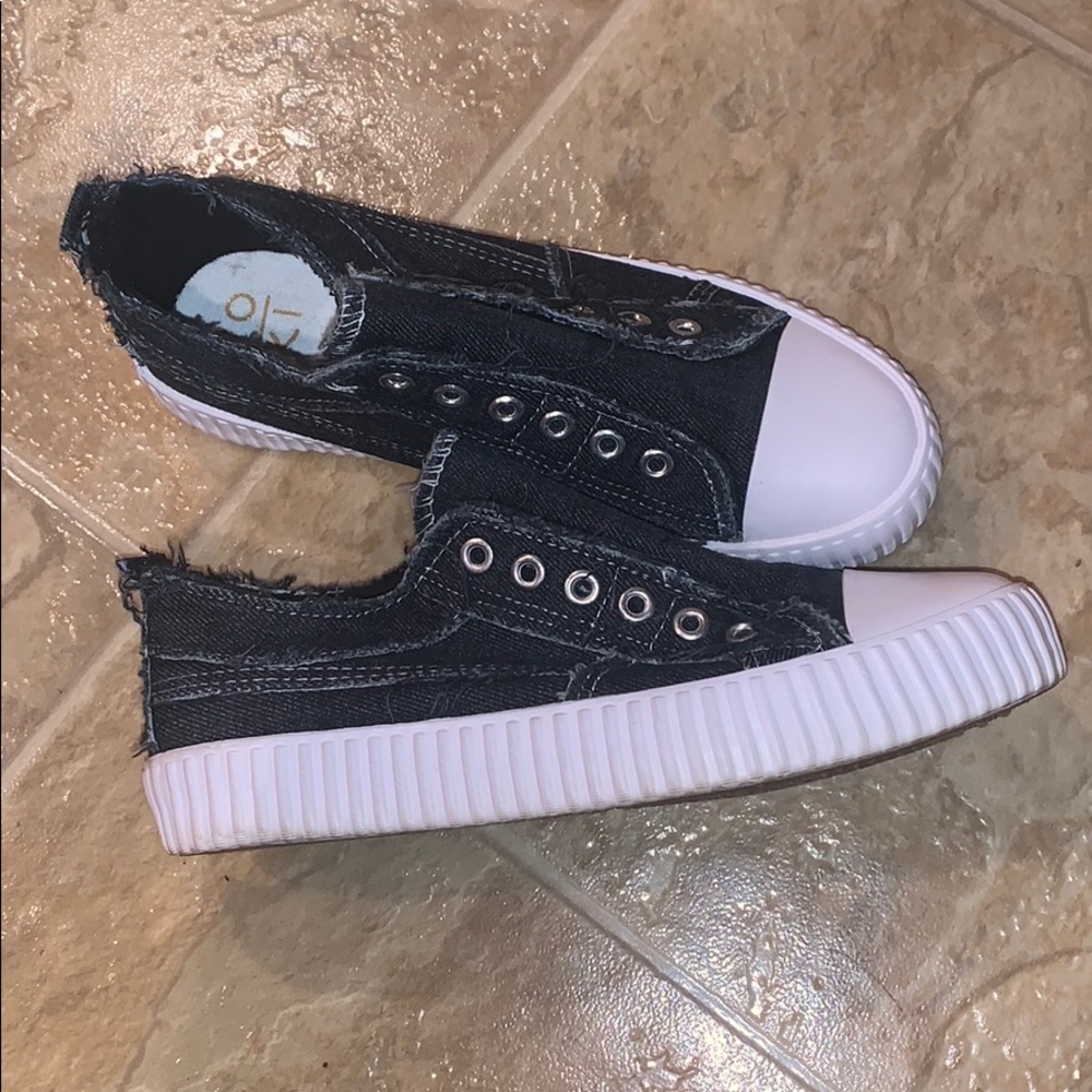 Yoki denim canvas converse type shoe 6